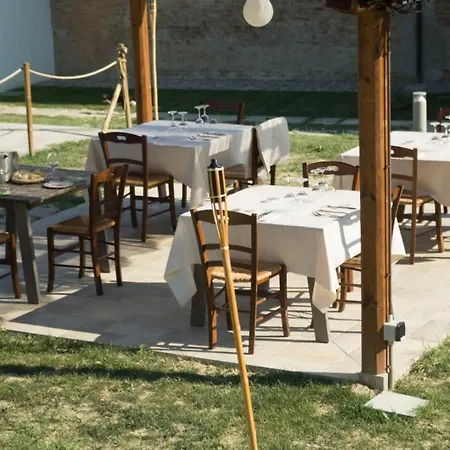 Cascina Dani Szálloda *